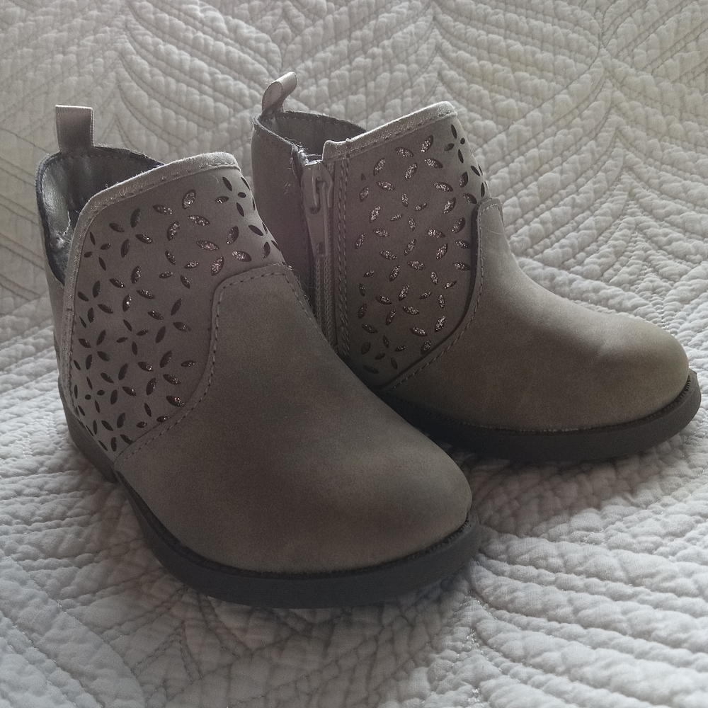 Girls Oshkosh bigosh sparkle boots